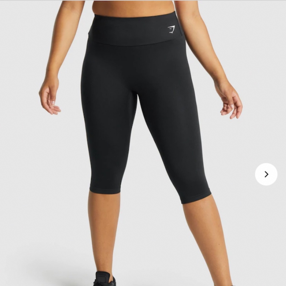 BLACK GYMSHARK TRAINING CROPPED LEGGINGS - SIZE SMALL
